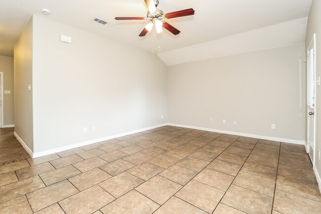 Building Photo - 7617 Hollow Forest Dr