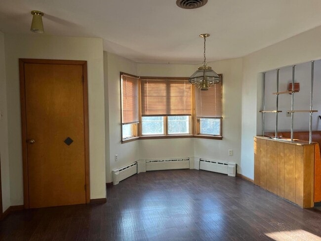 Building Photo - 706 E Catawissa St