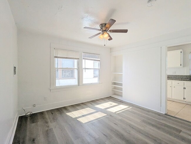 Building Photo - 419 N Virginia Ct Building Photo - 419 N Virginia Ct