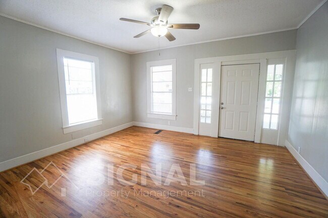 Foto del edificio - 4335 Jackson St