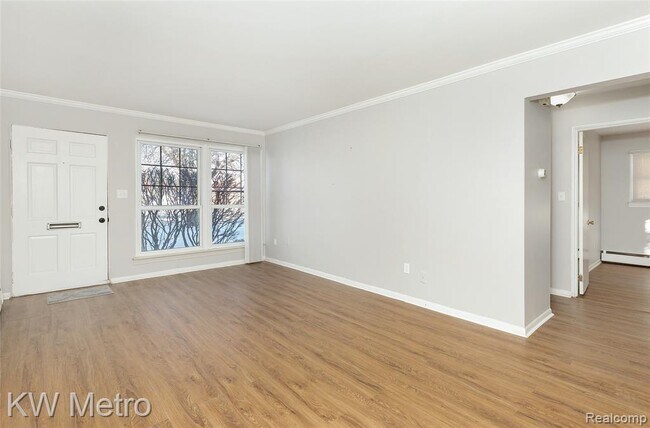 Foto del edificio - 2817 W 13 Mile Rd