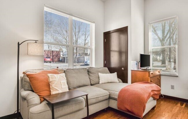 Foto del edificio - 2225 Atwood Ave