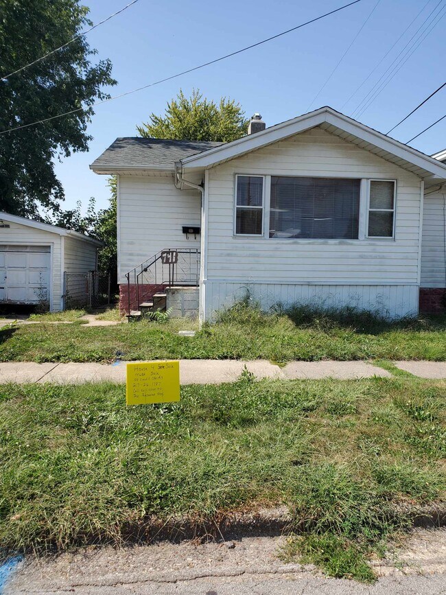 Building Photo - 741 S Stone St