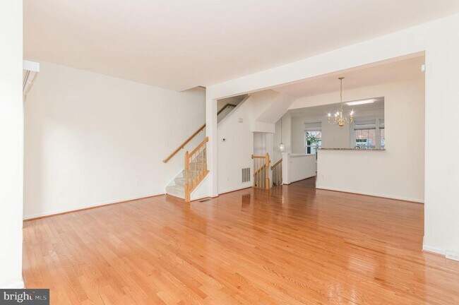 Building Photo - 1030 Harrison Cir