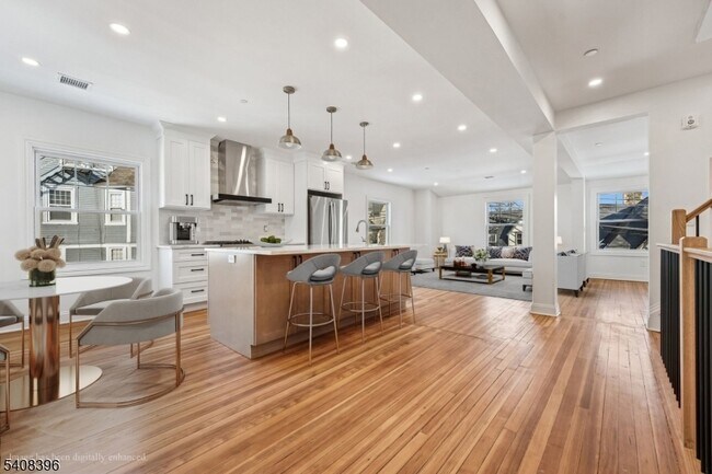 Foto del edificio - 30 Woodland Ave