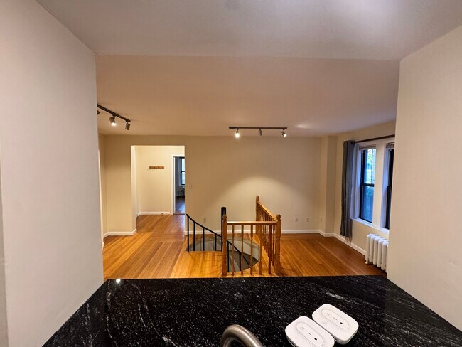 Foto del edificio - 452 Park Dr