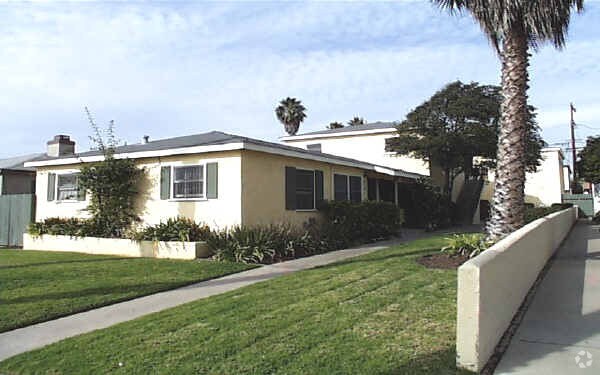 Building Photo - 910 Felspar St