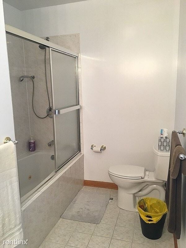 Foto del edificio - 2 br, 2 bath Apartment - 8016 Floral Avenue 2