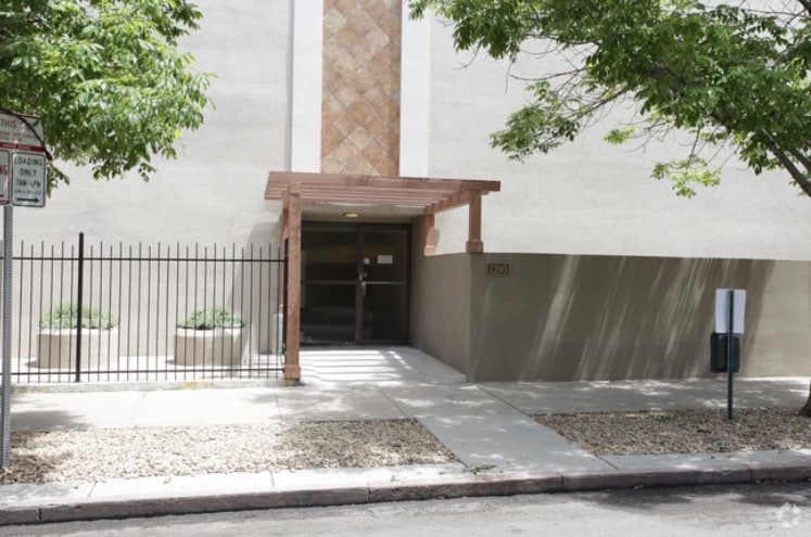 Primary Photo - 1390 N Emerson St