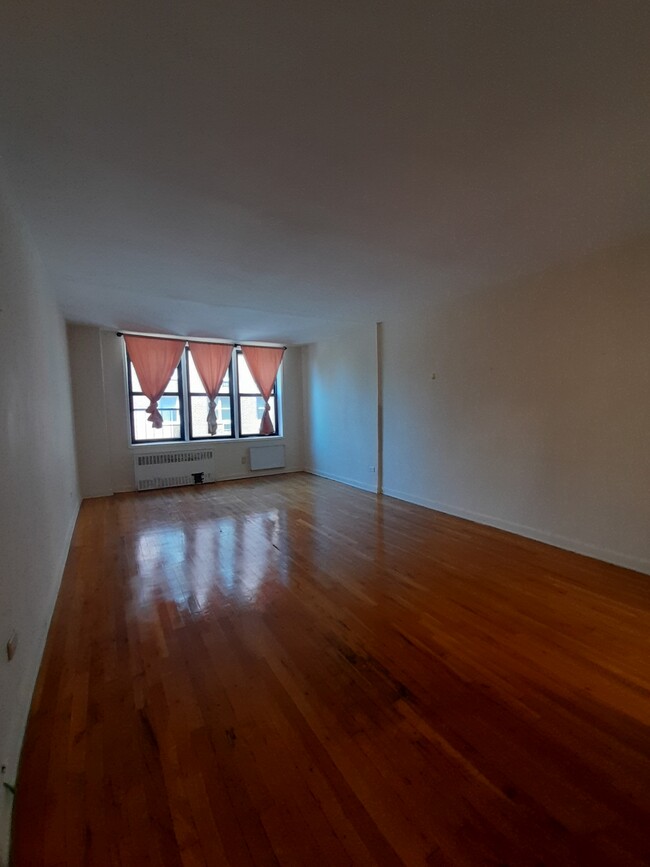 Building Photo - 1075 Sheepshead Bay Rd