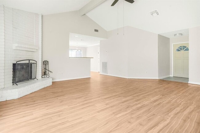 Foto del edificio - 7414 Broken Arrow St
