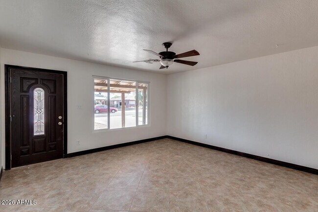 Foto del edificio - 1320 W 6th St