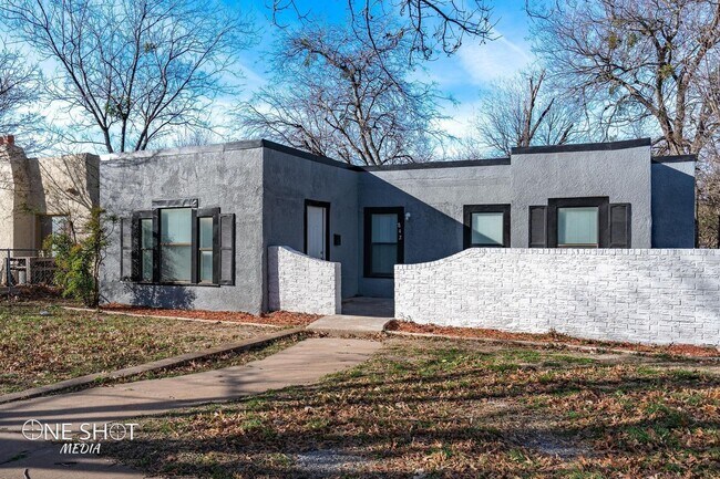 Foto del edificio - 842 Grand Ave