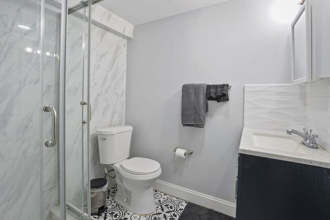 Foto del edificio - 5215 Boulevard E