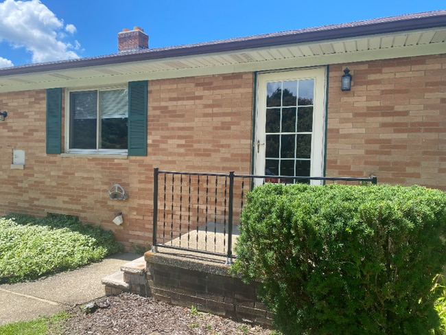 Foto del edificio - 13857 Whitney Rd