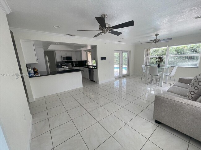 Foto del edificio - 8482 NW 166th Terrace