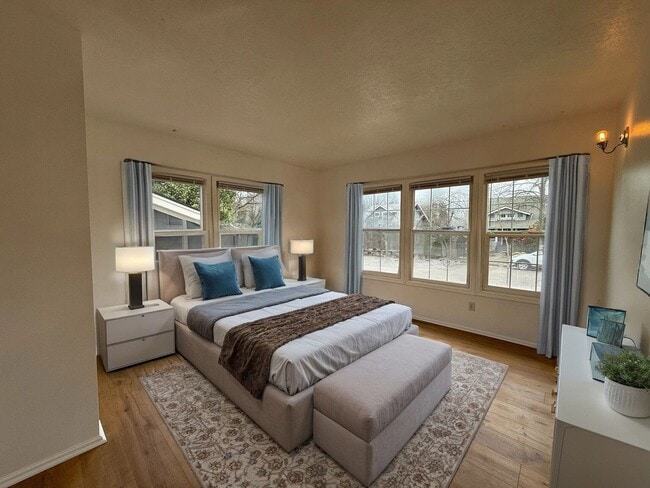 Building Photo - 777 W 10th Ave