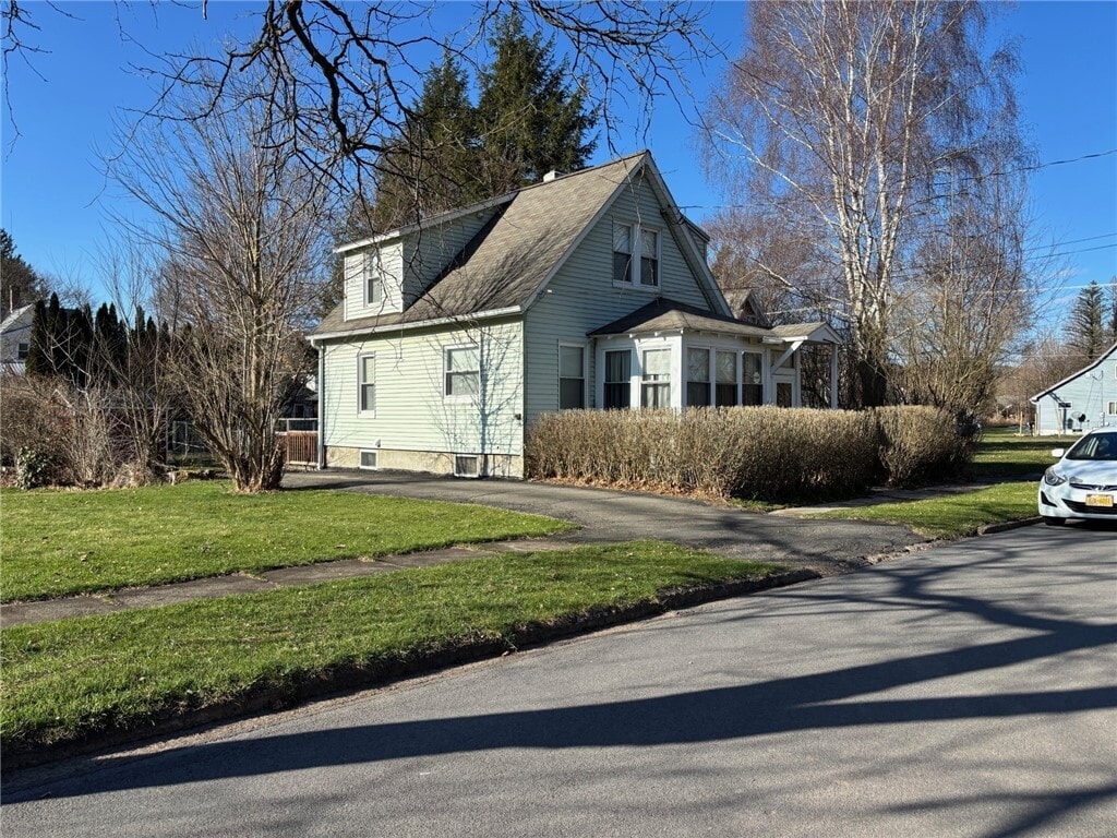 Primary Photo - 16 Winegard St