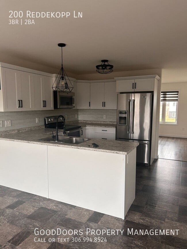 Building Photo - 200 Reddekopp Ln