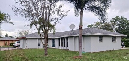 Building Photo - 1430 N Stacy St