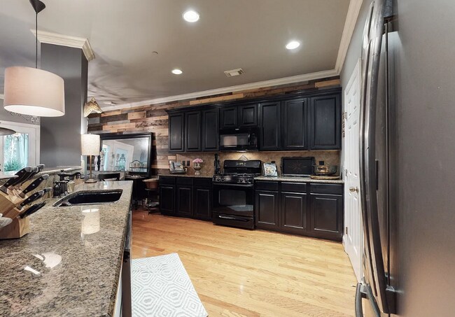 Building Photo - 3348 Redmon Hl