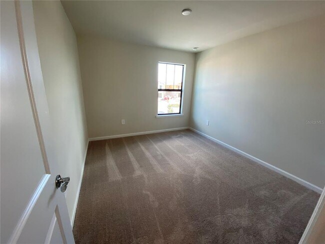 Foto del edificio - 6134 Bluestar Ct