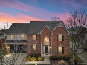 Building Photo - 41656 Steinbeck Glen