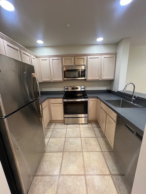 Foto del edificio - 355 Central Park Ave