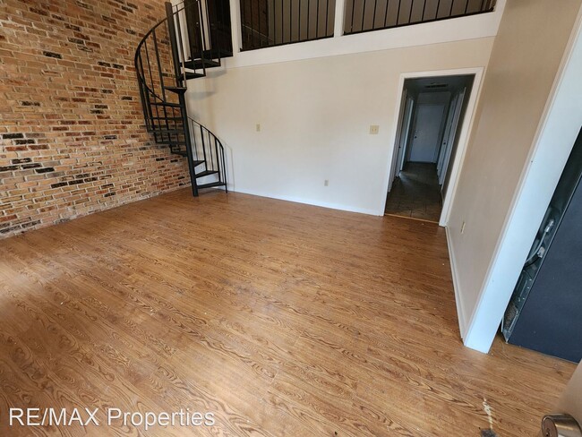 Building Photo - 3 br, 2 bath House - 8744 Pecan Tree Dr.
