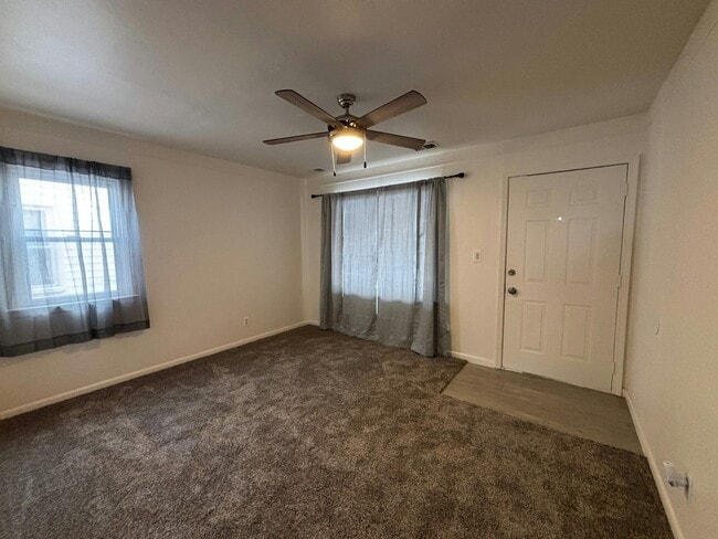 Building Photo - 11291 Lozier Ave