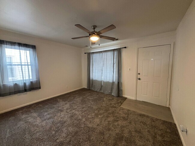 Foto del edificio - 11291 Lozier Ave