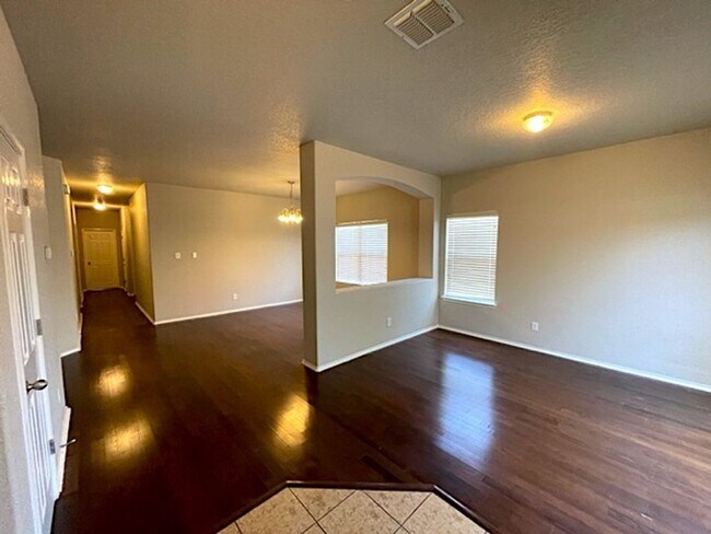 Foto del edificio - 3 br, 2 bath House - 8202 Puente