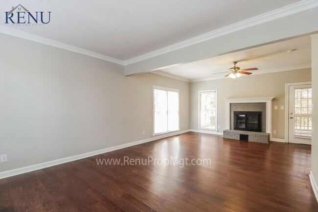 Foto del edificio - Now Available!