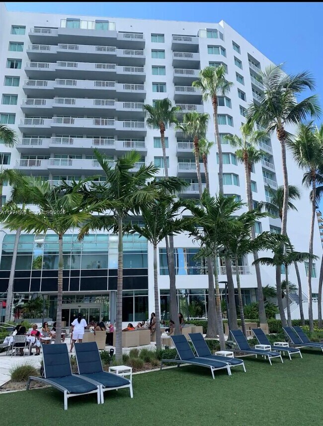 Foto del edificio - 2670 E Sunrise Blvd