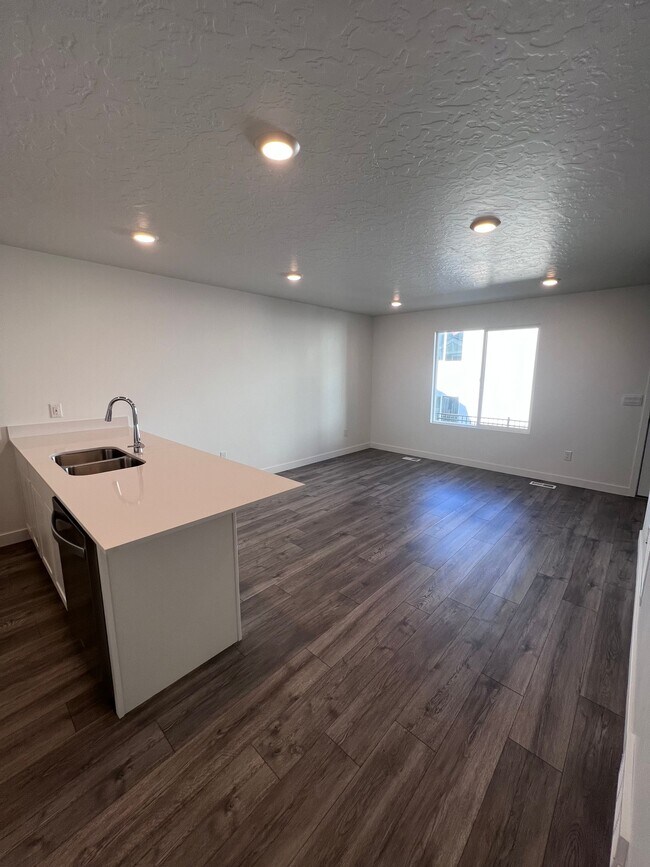 Building Photo - 8446 W Meadow Bank Wy