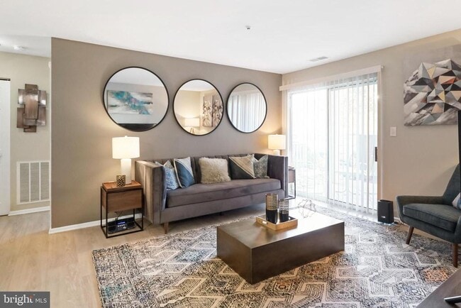 Building Photo - 150 Steeplechase Way