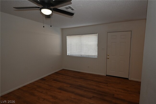 Building Photo - 2608 E Mesquite Ave