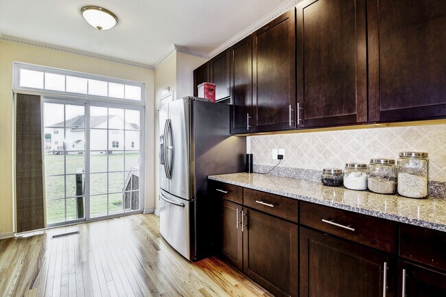 Foto del edificio - 4 Shadowlawn Dr