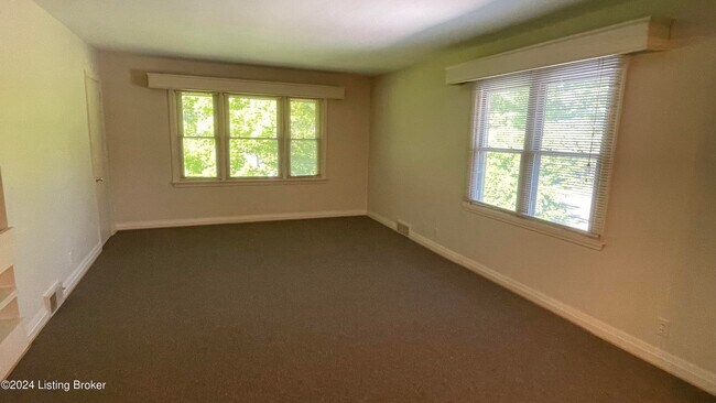 Building Photo - 1167 Castlevale Dr