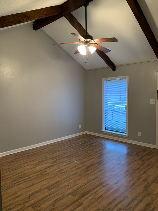 Foto del edificio - 3004 Zachry Ave