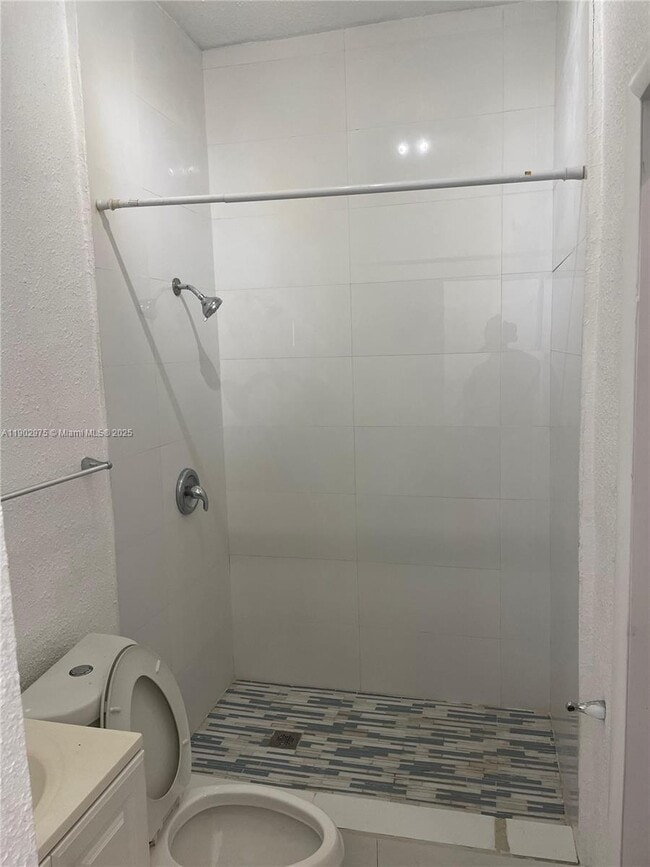 Foto del edificio - 640 NE 136th St