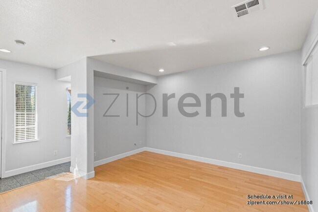 Building Photo - 302 Marble Arch Ave