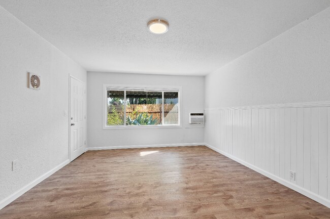 Building Photo - 2065 15th Ave