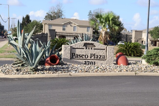 Foto del edificio - Paseo Plaza