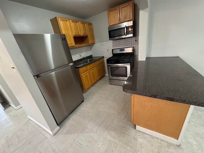 Building Photo - 103 Prospect Ave