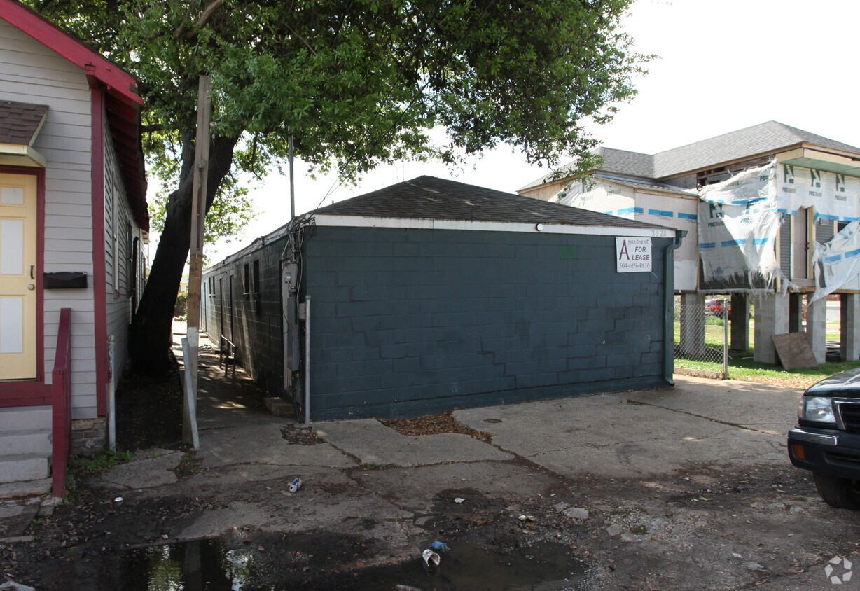 Foto principal - 3328 First St