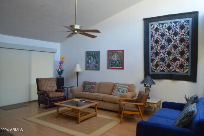 Foto del edificio - 37300 N Tom Darlington Dr