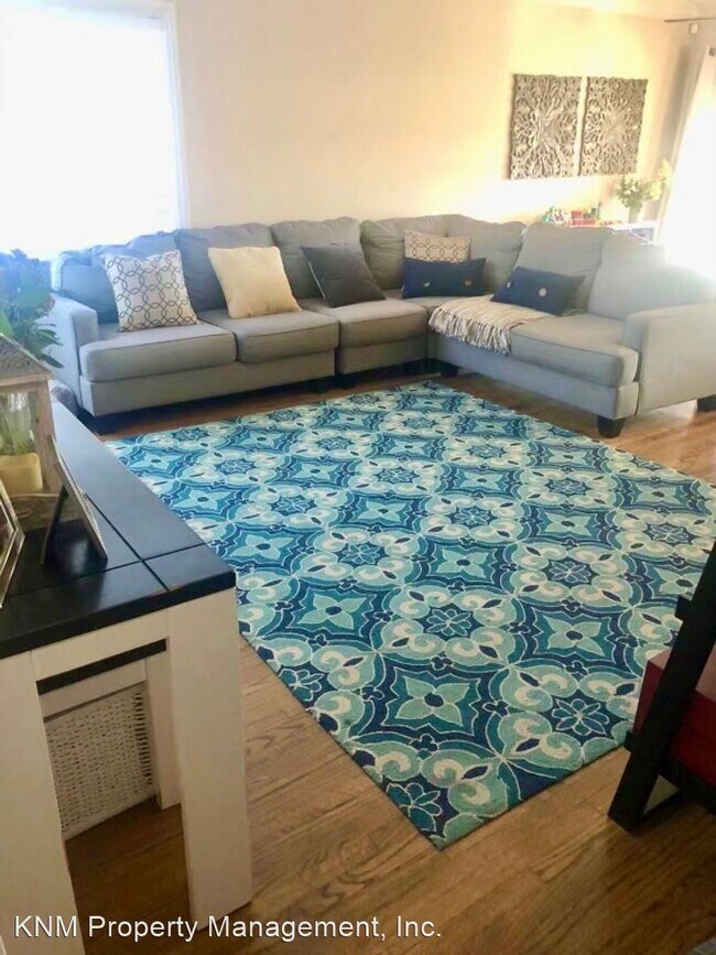 Foto del edificio - 3 br, 1 bath House - 14618 Spinning Ave