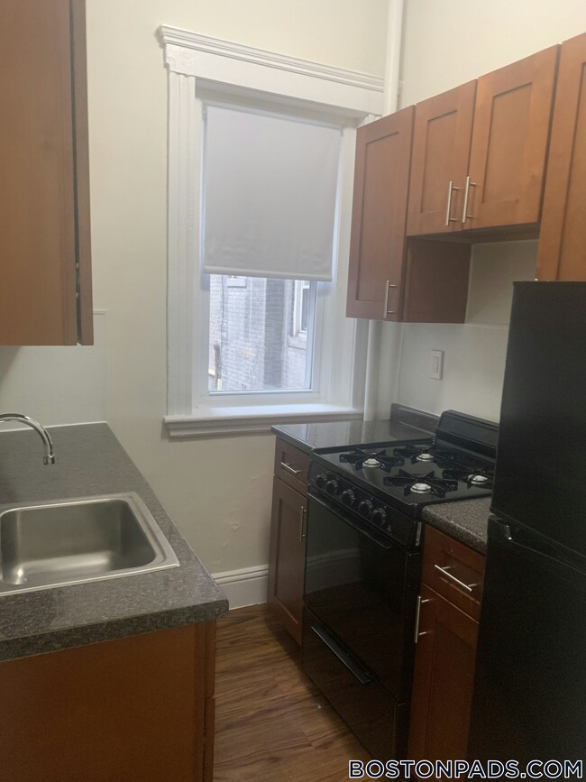 Building Photo - 1185 Boylston St