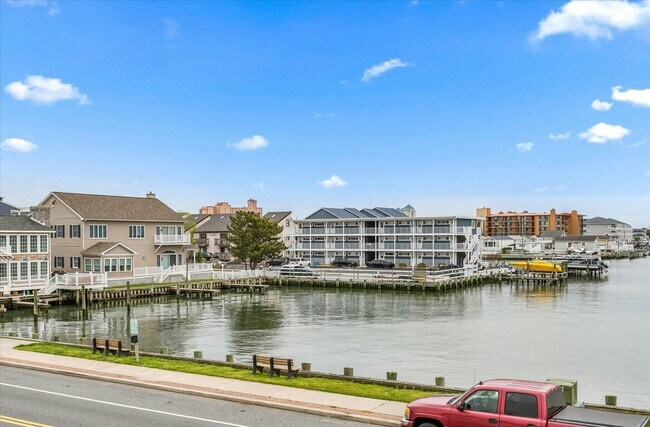 Foto del edificio - 322 Bayshore Dr